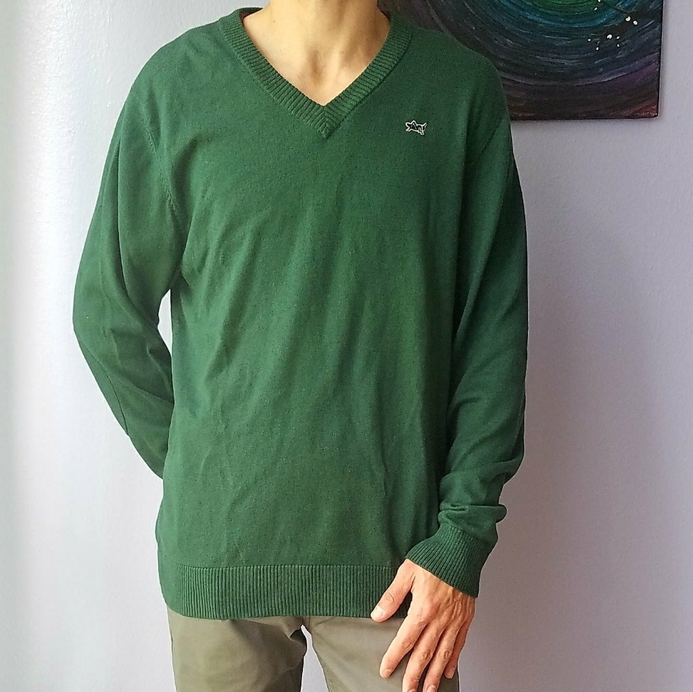 Criquet Cashmere V-neck Sweater.